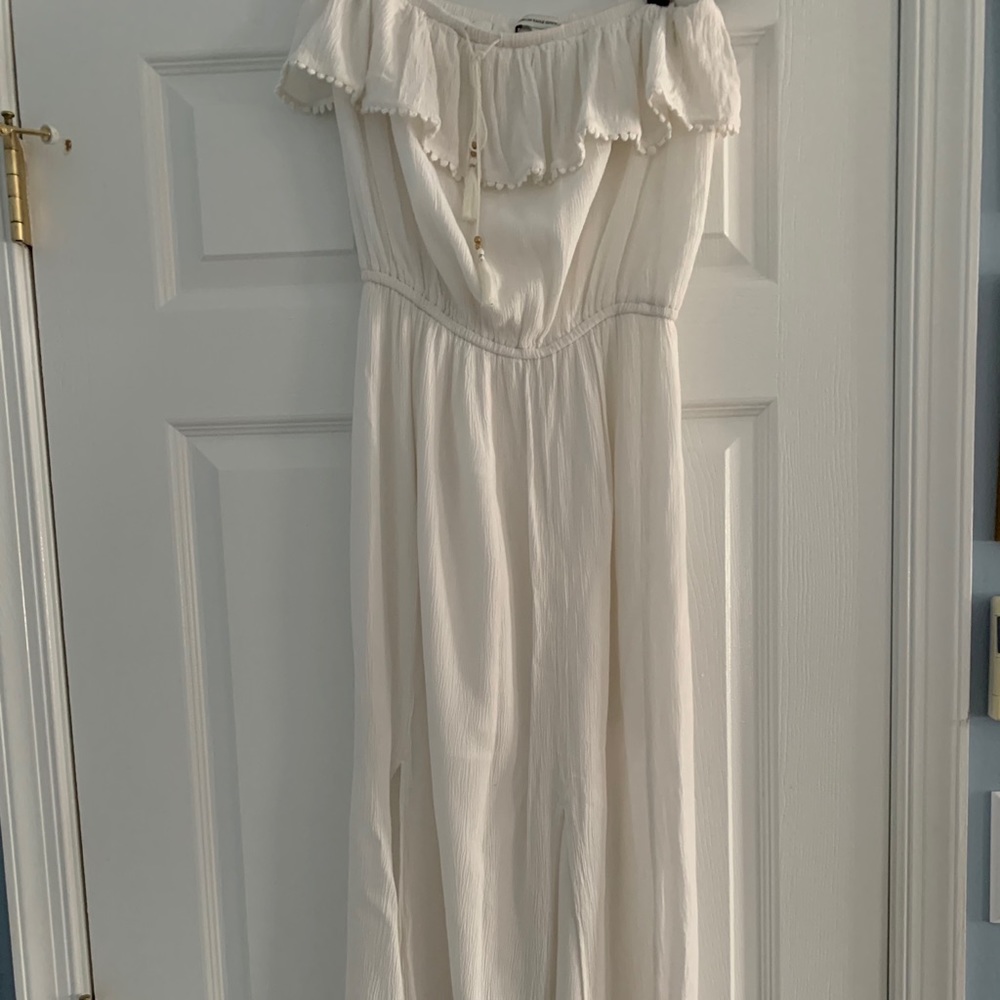 American Eagle woman’s full length dress